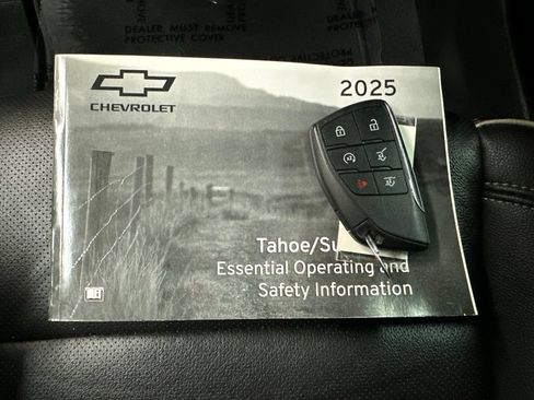 Used 2025 Chevrolet Suburban Premier AWD/4WD image 43