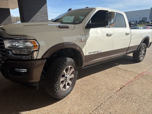 Used 2022 RAM 3500 Limited image 2