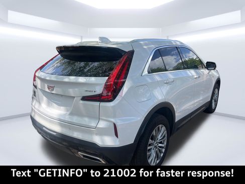 Used 2025 Cadillac XT4 Premium Luxury image 5