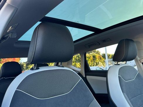 New 2026 Volkswagen Taos SE image 16