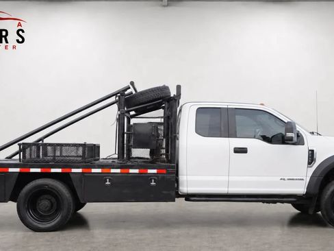 Used 2017 Ford F550 4x4 SuperCab Super Duty image 1