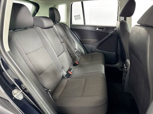 Used 2017 Volkswagen Tiguan Limited w/ Premium Package image 28