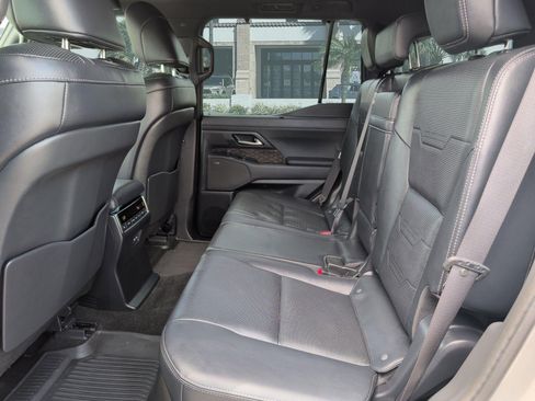 Used 2024 Lexus GX 550 w/ Accessory Package (Z1) AWD/4WD image 25