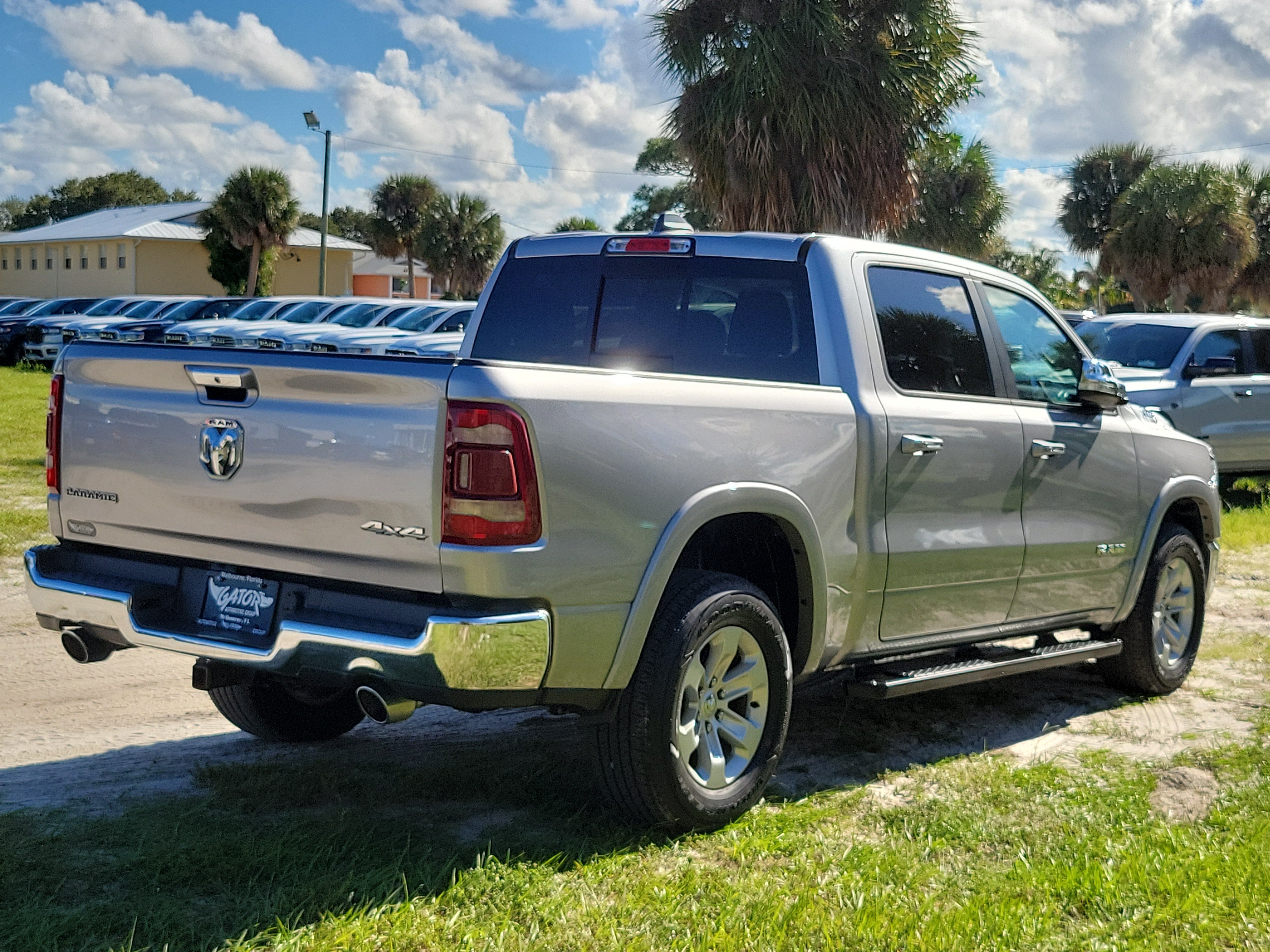 Used 2022 RAM 1500 Laramie w/ Trailer Tow Group AWD/4WD image 4