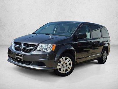 Used 2019 Dodge Grand Caravan SE w/ UConnect Hands-Free Group