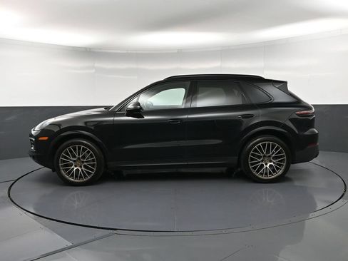 Certified 2023 Porsche Cayenne S Platinum AWD/4WD image 2