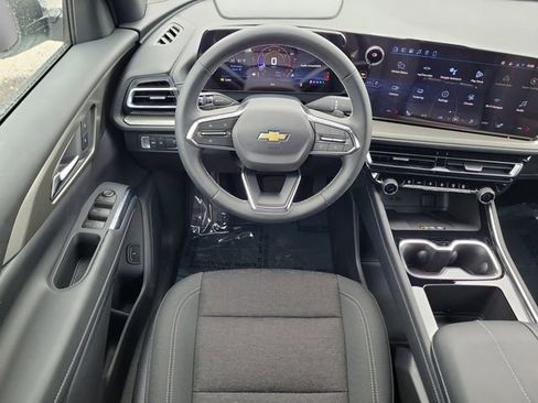 New 2026 Chevrolet Traverse LT image 15