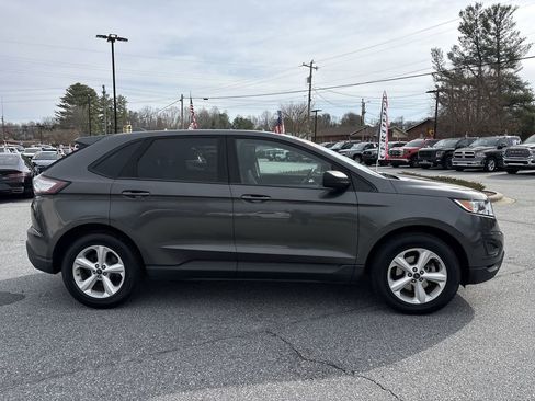 Used 2017 Ford Edge SE image 11
