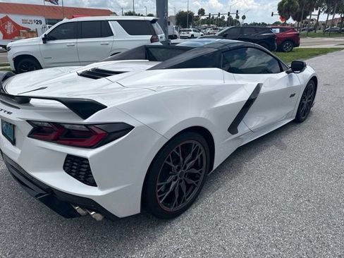 Used 2023 Chevrolet Corvette Stingray Premium Conv w/ Z51 Performance Package RWD image 3