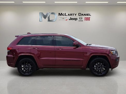 Used 2022 Jeep Grand Cherokee Laredo X AWD/4WD image 6
