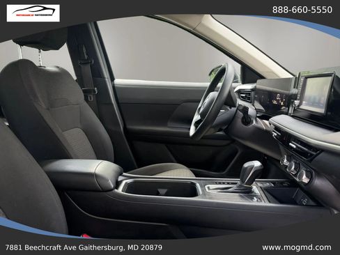 Used 2025 Nissan Kicks S AWD/4WD image 13