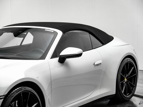 Used 2021 Porsche 911 Carrera 4 image 30