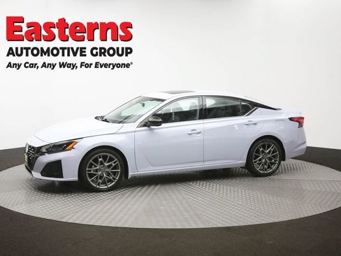 Used 2023 Nissan Altima 2.0 SR FWD image 58