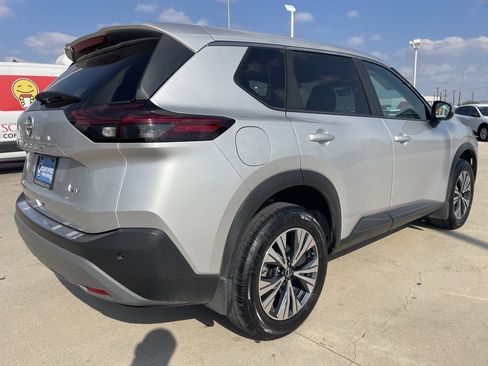 Certified 2023 Nissan Rogue SV image 3