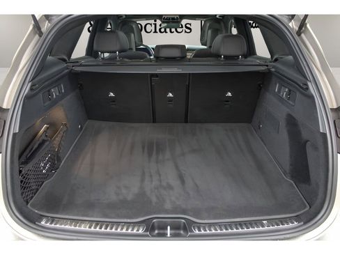 Used 2024 Mercedes-Benz GLC 300 4MATIC image 24