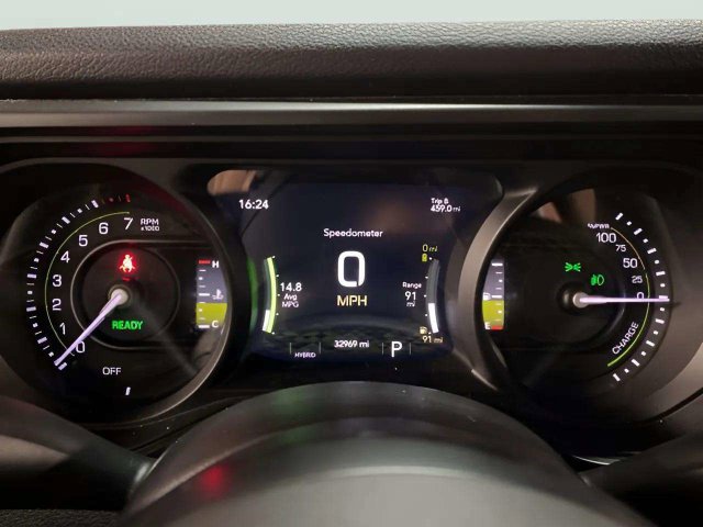 Used 2024 Jeep Wrangler Unlimited w/ Convenience Group AWD/4WD image 10