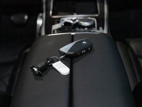 New 2026 BMW X5 xDrive50e w/ M Sport Package image 41