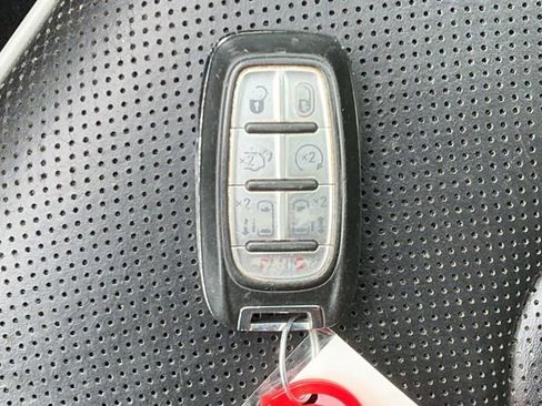 Used 2018 Chrysler Pacifica Limited w/ Advanced Safetytec Group image 56