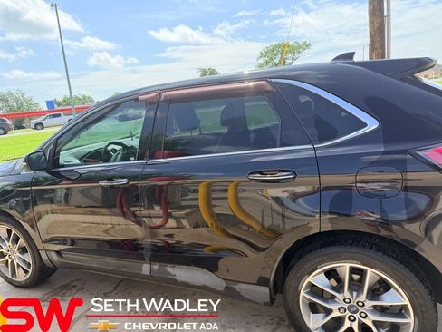 Used 2017 Ford Edge Titanium w/ Equipment Group 301A FWD image 10