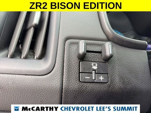 Used 2022 Chevrolet Colorado ZR2 w/ Colorado ZR2 Bison Edition AWD/4WD image 12