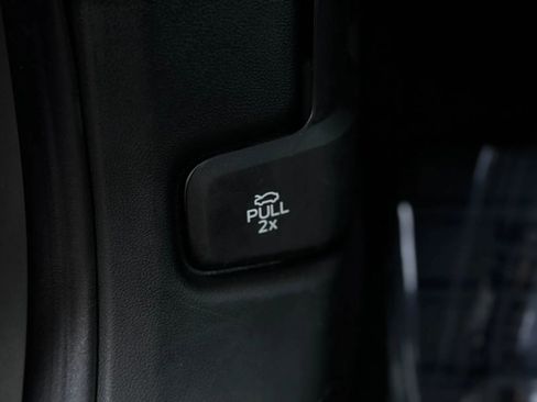 Used 2022 Ford Escape SE w/ SE Sport Appearance Package image 26