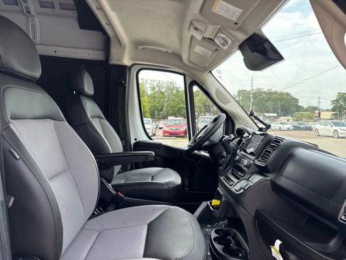 Used 2026 RAM ProMaster 2500 w/ Convenience Group FWD image 12