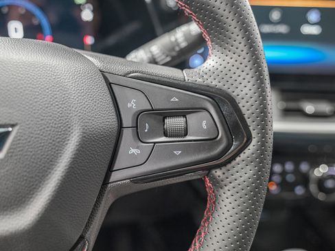 Used 2025 Chevrolet Trax RS w/ Driver Confidence Package image 19