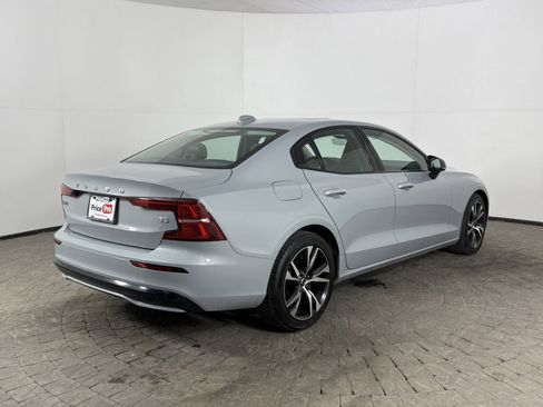 Used 2024 Volvo S60 B5 Core image 9