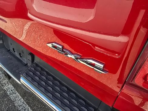 Used 2020 RAM 1500 Big Horn AWD/4WD image 11