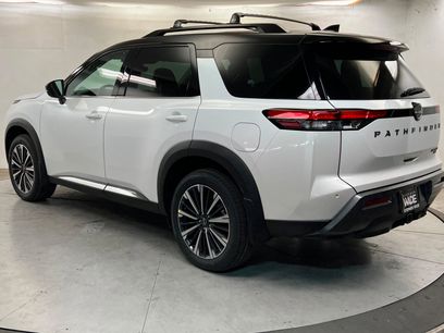 New 2026 Nissan Pathfinder Platinum w/ Cargo Package
