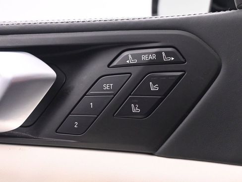 Used 2023 BMW X7 M60i w/ Executive Package image 51