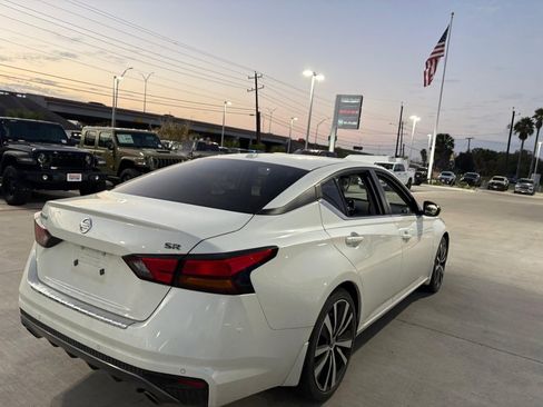 Used 2022 Nissan Altima 2.5 SR image 4