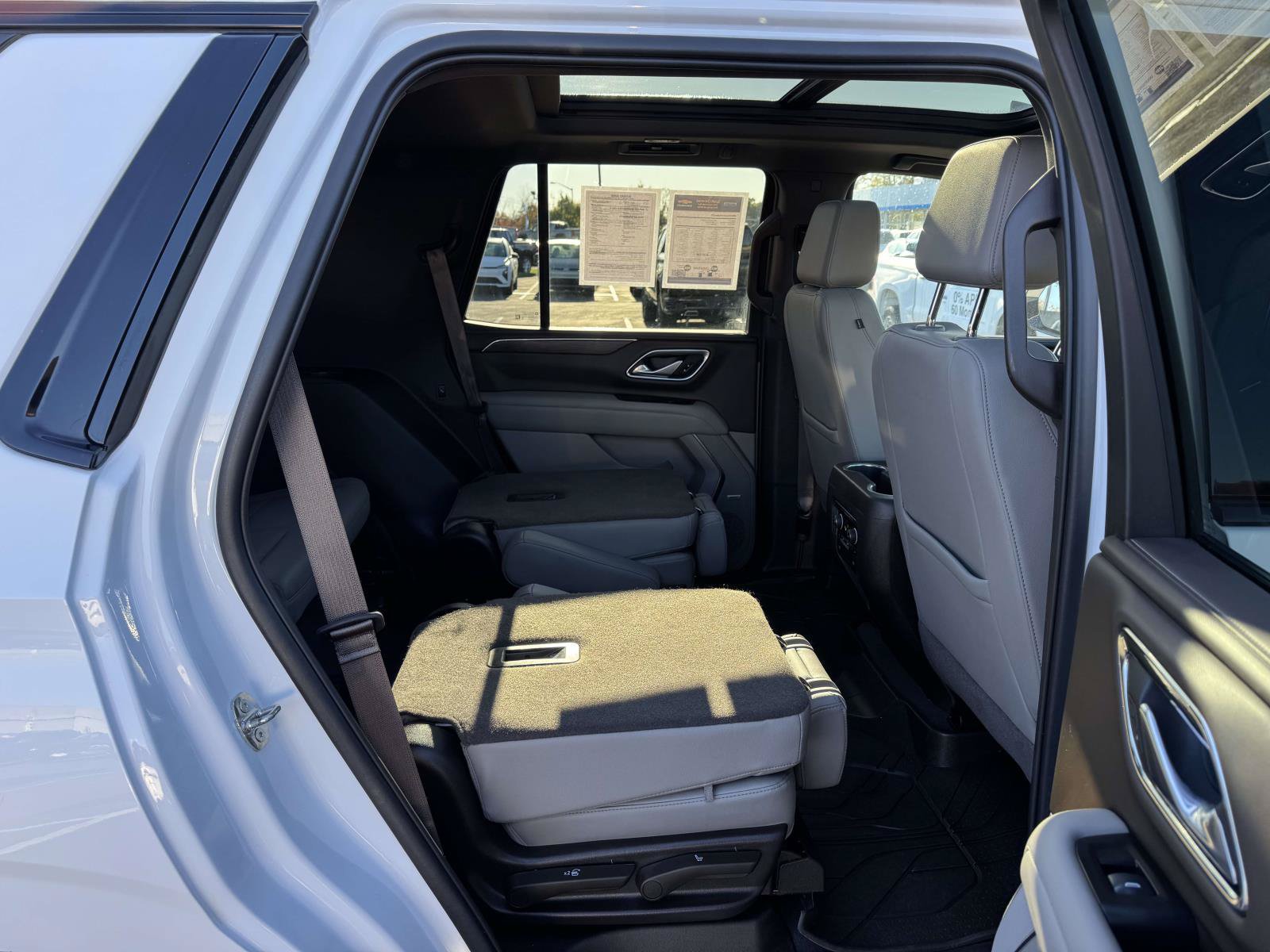 Used 2022 Chevrolet Tahoe Z71 w/ Z71 Off-Road Package AWD/4WD image 15