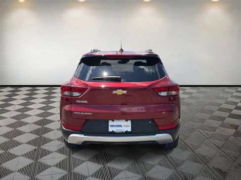 Used 2022 Chevrolet TrailBlazer LT w/ Confidence II Package FWD image 6