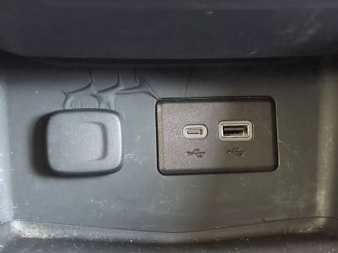 Used 2023 GMC Acadia SLE w/ Driver Convenience Package image 31