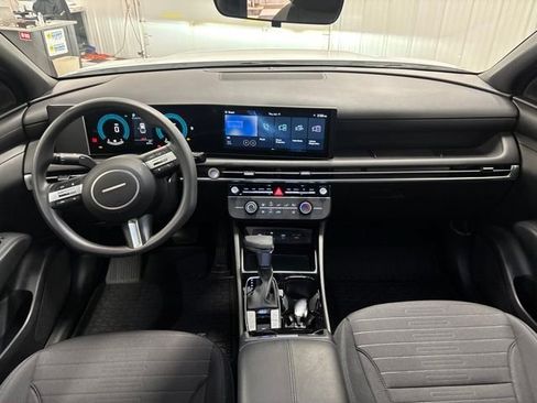 Certified 2025 Hyundai Santa Cruz SE AWD/4WD image 12