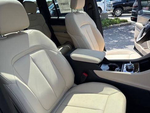 New 2025 Jeep Grand Cherokee Limited w/ Black Appearance Package image 27