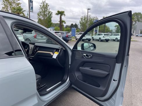 New 2026 Volvo XC60 T8 Plus w/ Protection Package Premier AWD/4WD image 19