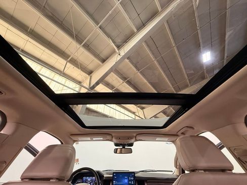 Used 2023 Ford Expedition Limited image 21