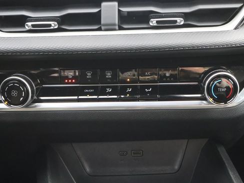 Certified 2025 Chevrolet Equinox LT image 19