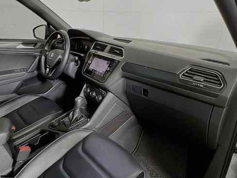 Used 2019 Volkswagen Tiguan SEL Premium R-Line w/ 3rd Row Seat Package AWD/4WD image 40