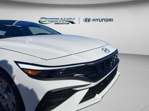 New 2026 Hyundai Elantra SE image 7