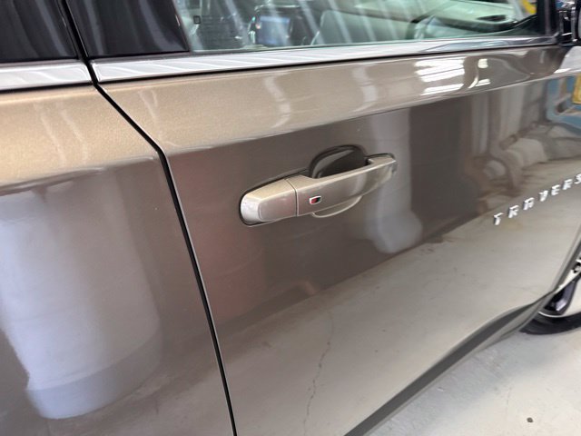 Used 2020 Chevrolet Traverse LT w/ LT Premium Package FWD image 16