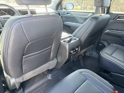 Certified 2024 GMC Acadia Denali w/ Super Cruise Package image 28