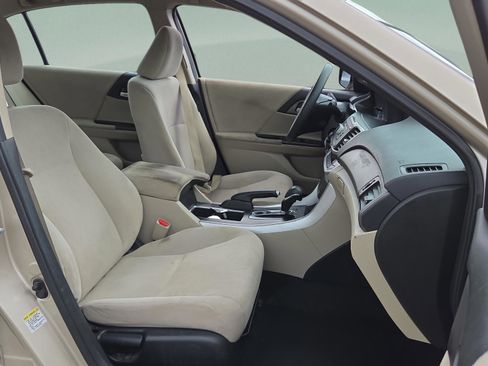 Used 2013 Honda Accord LX image 17