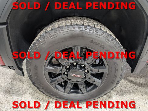 Used 2024 GMC Sierra 2500 AT4 w/ Technology Package AWD/4WD image 12