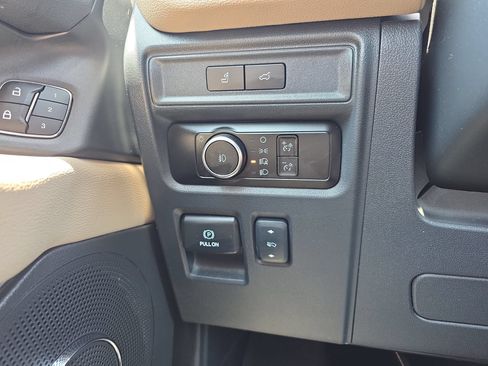Used 2024 Ford Expedition Limited AWD/4WD image 21