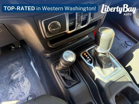 Used 2023 Jeep Gladiator Sport AWD/4WD image 21