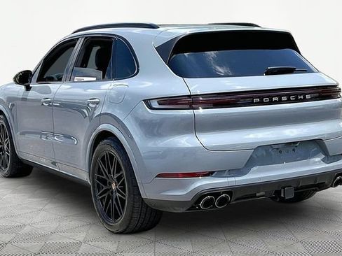 Used 2026 Porsche Cayenne S AWD/4WD image 4
