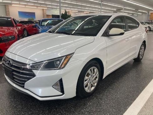 Used 2019 Hyundai Elantra SE w/ Cargo Package image 1